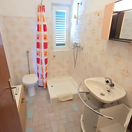 And Berulia Baška Voda